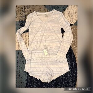 White Fable Women’s Pajama Set Size Small NWT Long Sleeve Top & Shorts